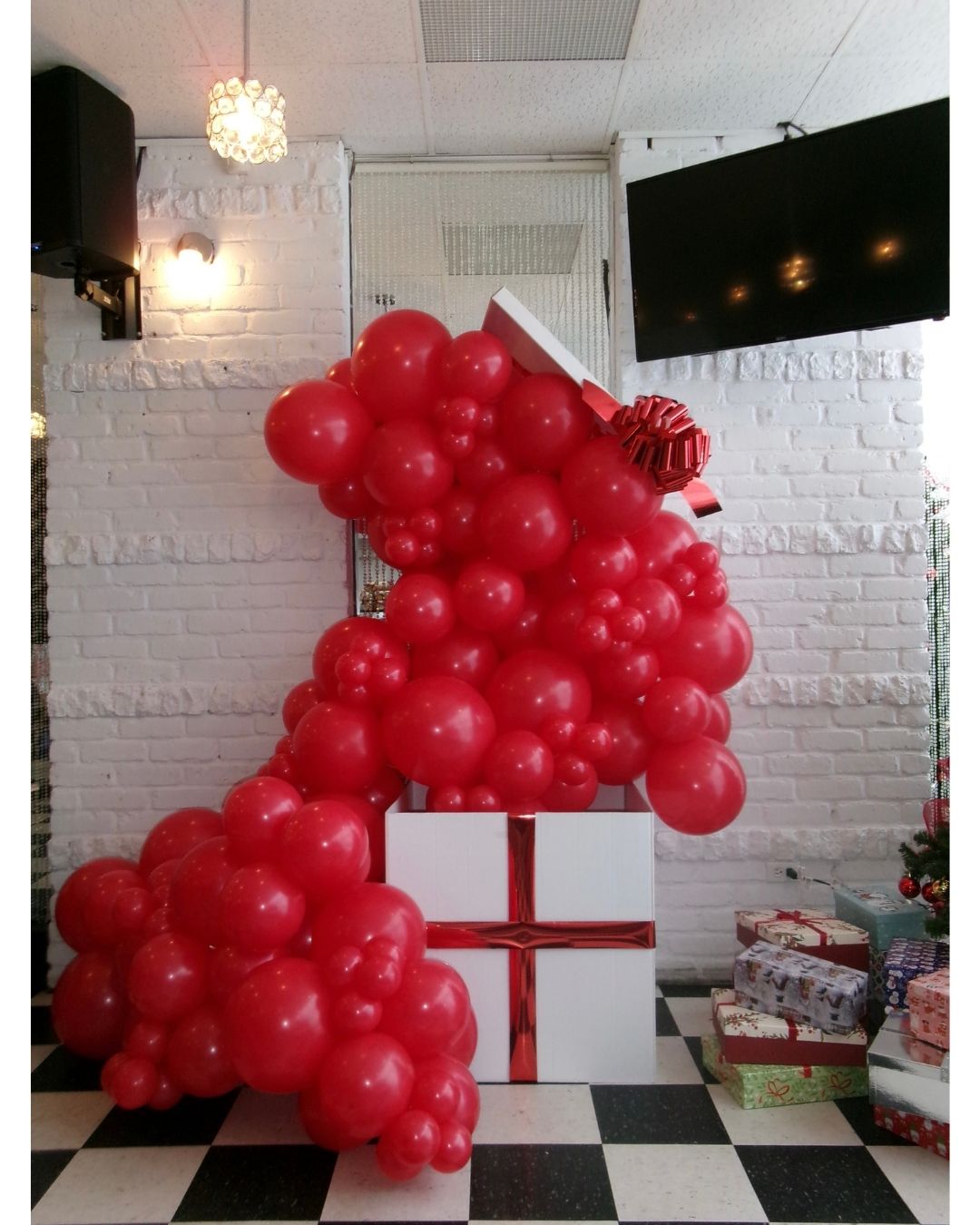 Christmas Shoe Box Project – Balloon Babe